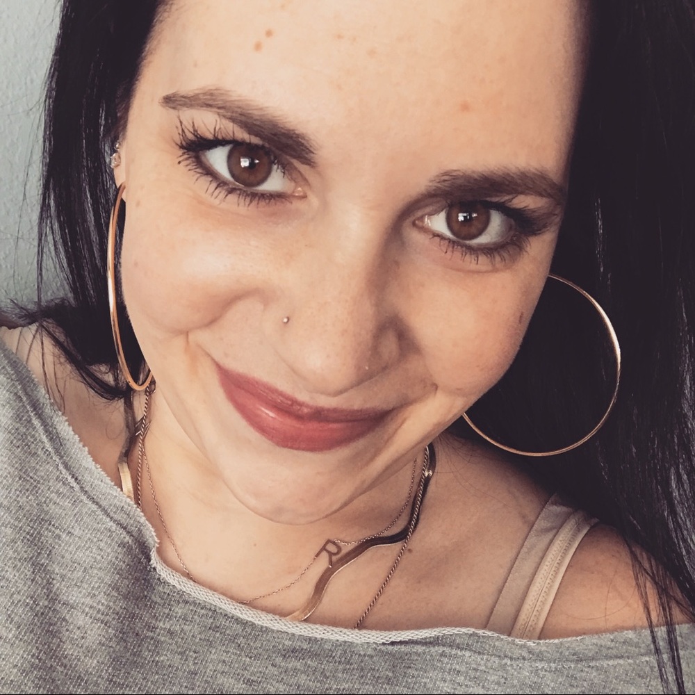 Meet your Posher, Laura